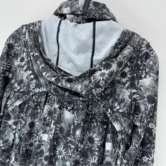 *Lululemon Women Scuba 6 Bring Back The Track Jacket Black Active Performance - Picture 6 of 10